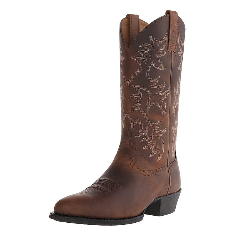 Nærbillede af herre cowboystøvle i brun; fremhæver det detaljerede håndværk og slidstærke design.
