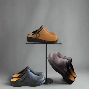 Stilfulde herre clogs i klassisk sort. Åndbare og komfortable, ideelle som arbejdssko til mænd.