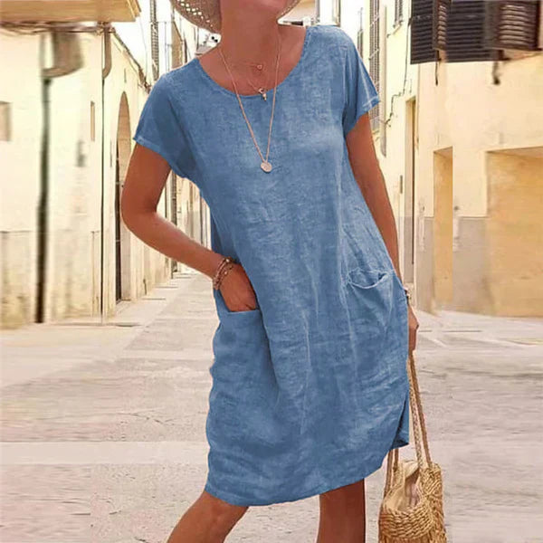 Sort hverdags kjole til kvinder, designet for komfort og en ubesværet casual stil. Plussize tilgængelig.