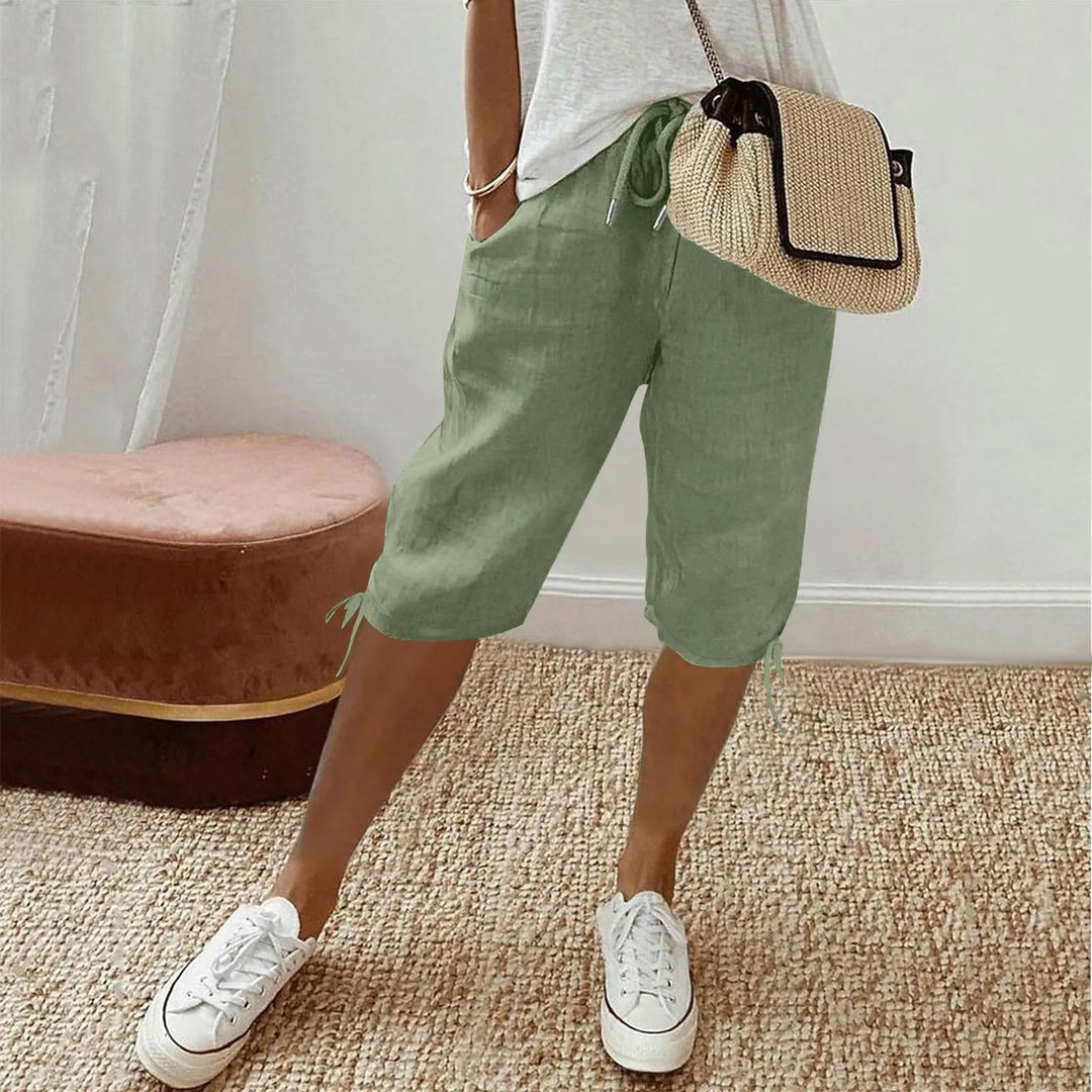 Elegante dame strand shorts i let, åndbart stof, perfekt til en aktiv sommer.