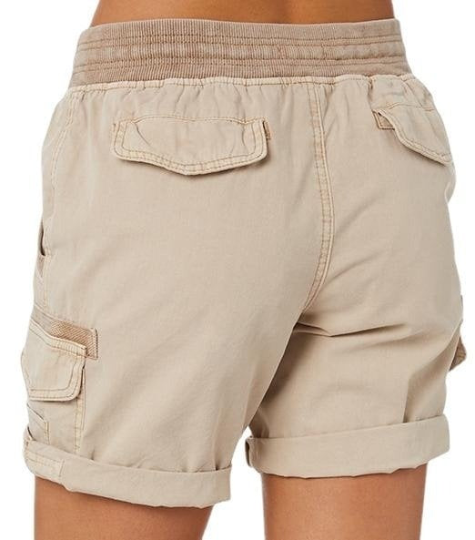 Bløde, komfortable damers højtaljede sommershorts med justerbar talje, ideelle til afslappet fritid.