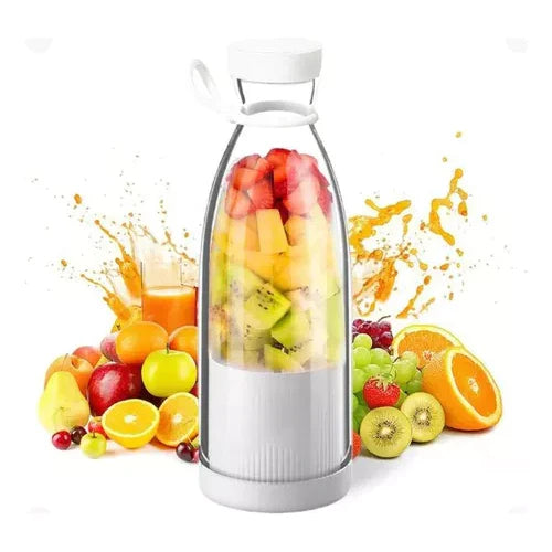 Kompakt smoothie blender, bærbar, med frugtbeholder og drikkelåg, ideel til på farten, i moderne design.