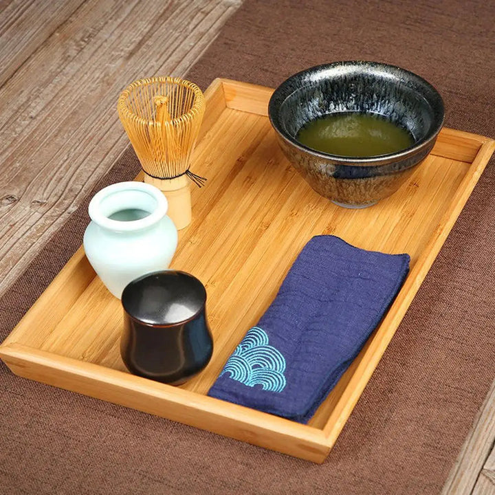 Traditionelt matcha te-sæt med chasen bambus piskeris og chashaku ske. Essentielt japansk te-tilbehør.