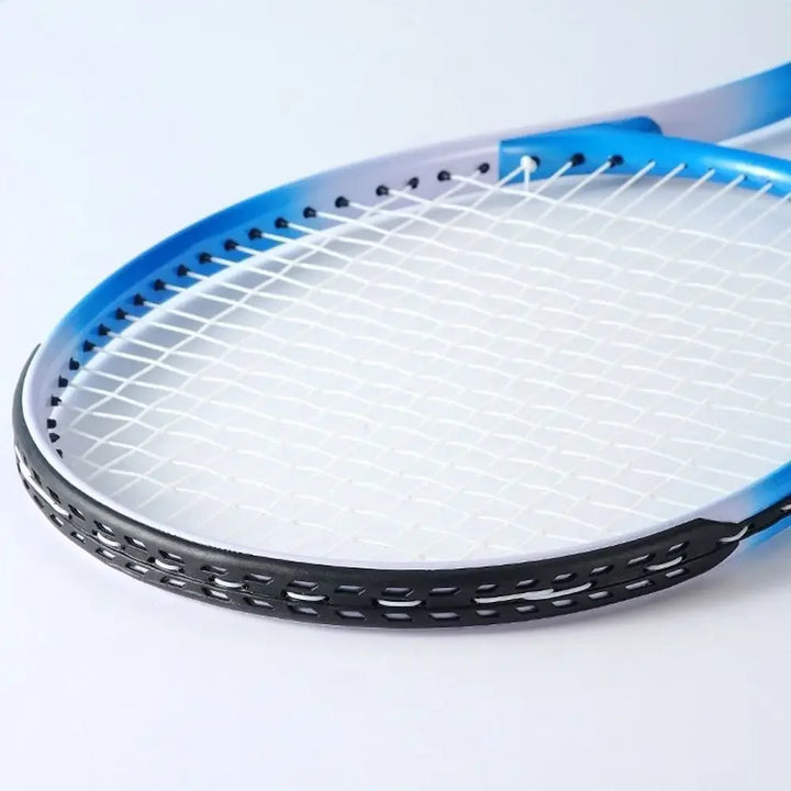 Sjovt tennissæt for børn, inkluderer letvægtsketsjer og bold. Til koordination og sportslig udvikling.