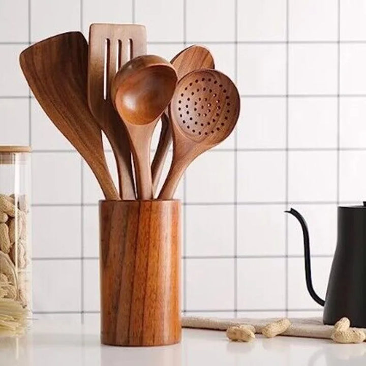 Køkkensæt af naturligt teaktræ, rustikt-elegant design, bæredygtige køkkenredskaber, stilfuldt og funktionelt