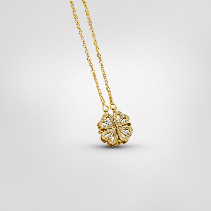 Stilfuld firkløver halskæde til kvinder, symboliserer held. Moderne guld/sølv smykke med justerbar kæde.