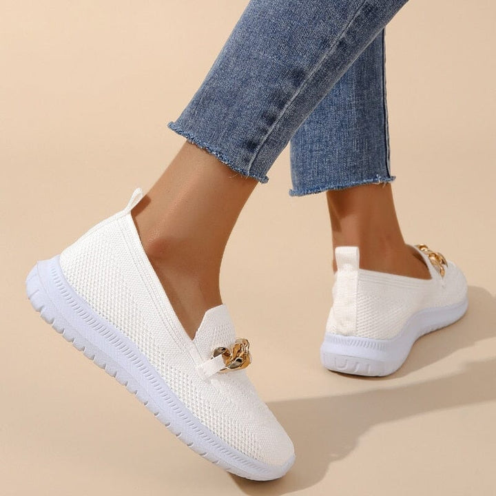 Støttende ortopædiske sko til kvinder. Ergonomisk slip-on design i mesh for varig komfort.