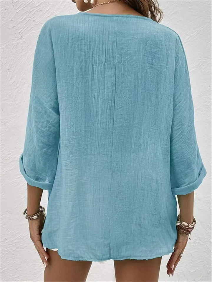 Grøn kvinders casual knapsjorte. Komfortabel løspasform bluse, perfekt til alsidig hverdagsstil og mode.