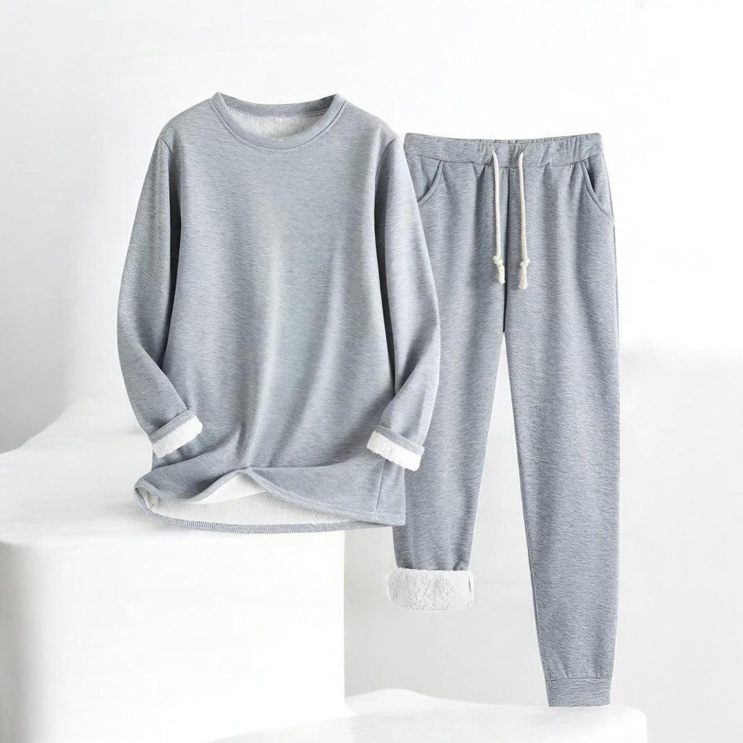 Kvinder: Et varmt termisk fleece-sæt til vinteren. Perfekt til hygge og afslappede stunder med komfort.