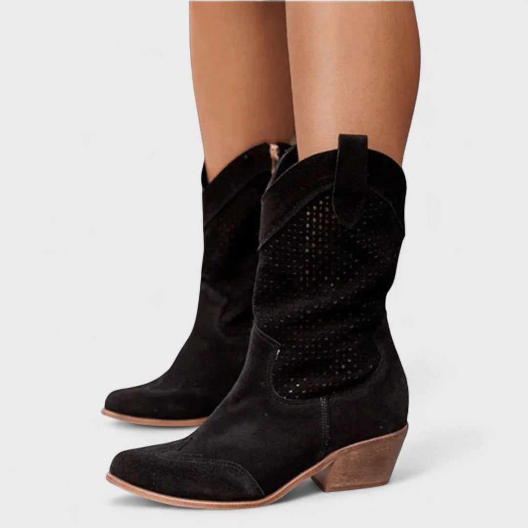 Anna cowboystøvler med lynlås, tilbyder nem adgang og elegant vestlig stil. Komfortable støvler til damer.