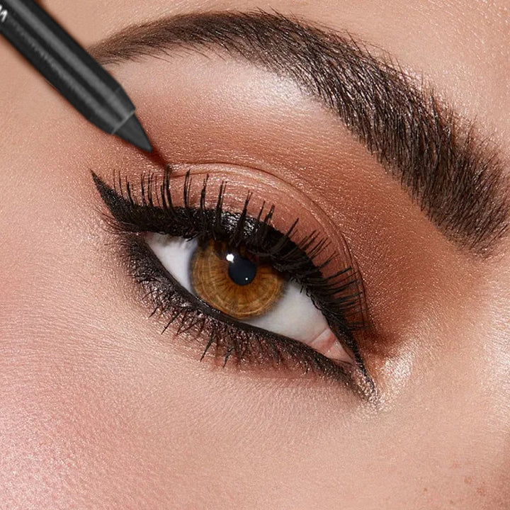 Præcisions gel eyeliner til kvinder. Komplet makeup sæt med 10 farver for definerede og udtryksfulde øjne.
