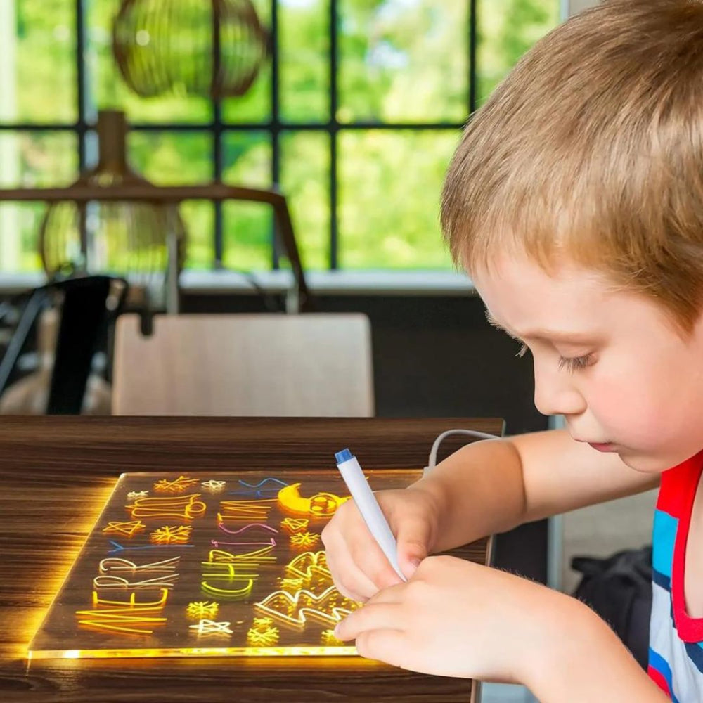 GlowCraft USB-drevet LED tegnebræt. Perfekt til kreative børneaktiviteter og sjov læring på farten.