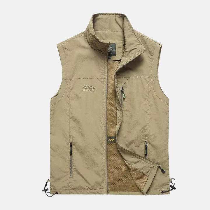 Let multifunktionel herrevest med flere lommer, ideel til camping og vandring i marineblå eller khaki.