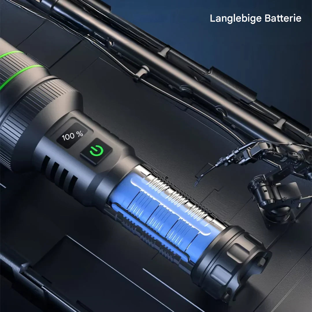 Kraftig LED-lommelygte med lang batterilevetid, robust kabinet og alsidige lysfunktioner i brug.