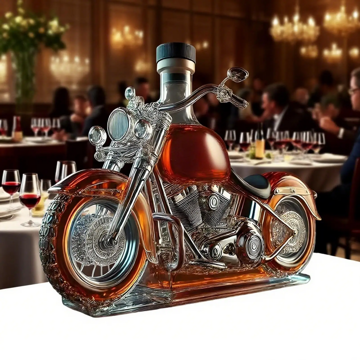 Unik motorcykel whiskykaraffel i glas, den ideelle mandegave til spiritusentusiasten og hjemmebaren.