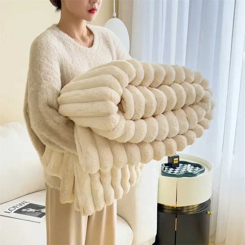 Hjemmetekstil: Blødt fleece tæppe, der giver varme og komfort. Ideelt til din sofa eller seng.