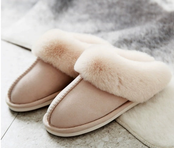 Stilfulde og varme hjemmesko til damer. Bløde luksus tøfler giver komfort og hygge til indendørs brug.