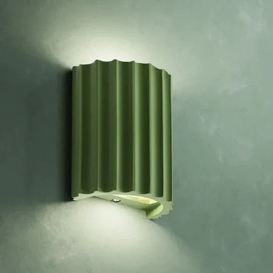 Lumora LED væglampe, moderne design til hjemmet. Energieffektiv indendørs lampe for stilfuld boligindretning.