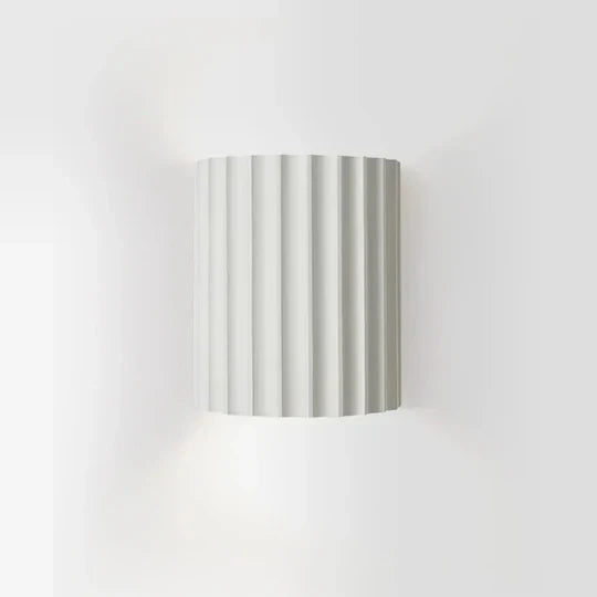 Lumora LED væglampe; en energieffektiv løsning til moderne boligindretning. Ideel som sengelampe i soveværelset.