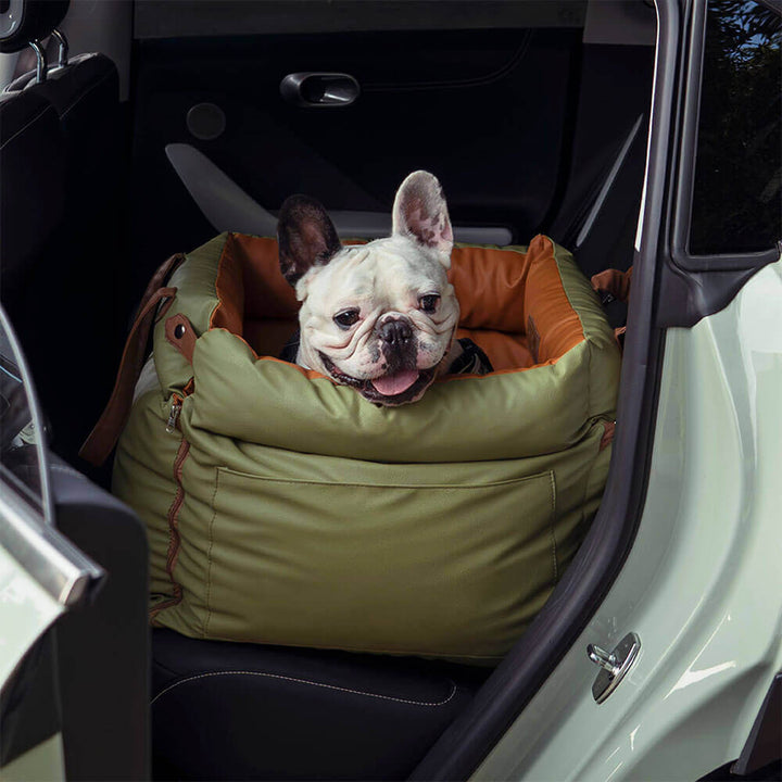 Luxuriöser Hundeautositz mit Kunstleder, Plüschfutter und Sicherheitsgurt, ideal für komfortable und sichere Autofahrten.