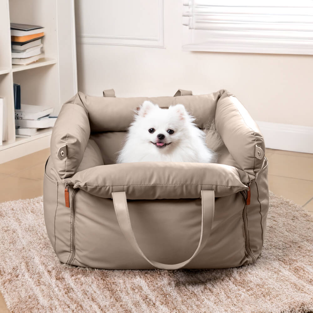 Luxuriöser Hundeautositz mit Kunstleder, Plüschfutter und Sicherheitsgurt, ideal für komfortable und sichere Autofahrten.
