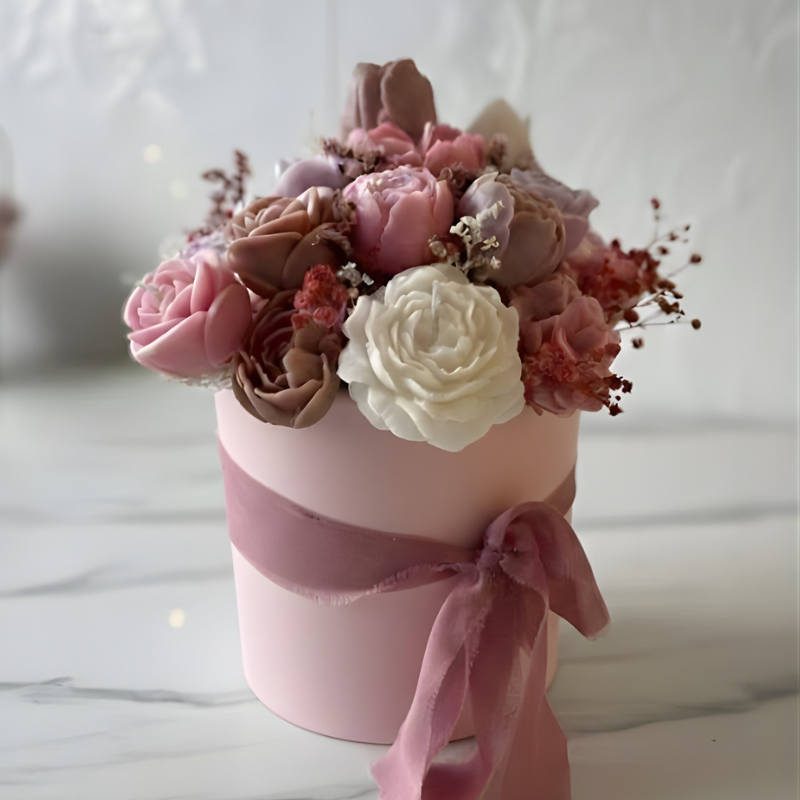 Elegant lyserød evighedsblomsterbuket, perfekt som Mors Dag gave. Smuk og vedligeholdelsesfri indretning.