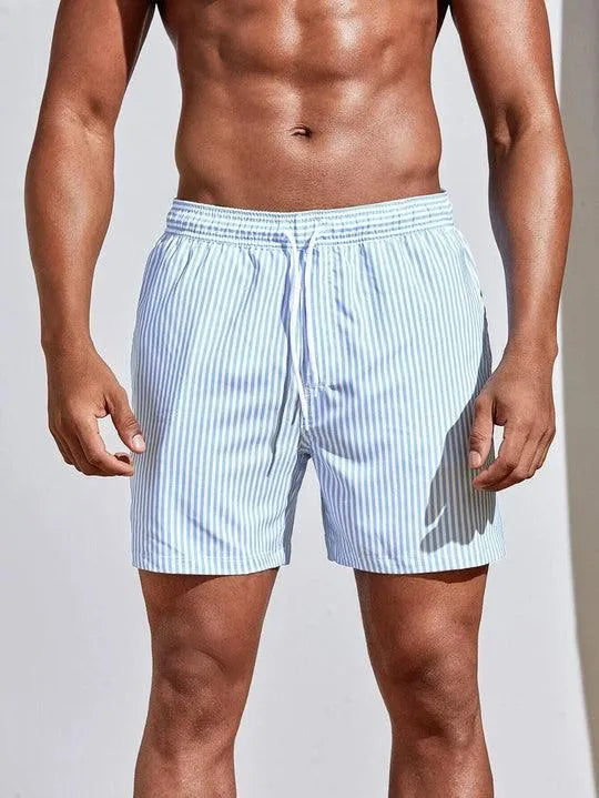 Herre badebukser med striber, perfekte til strand, svømning og sommerferie. Afslappet herremode vandshorts.