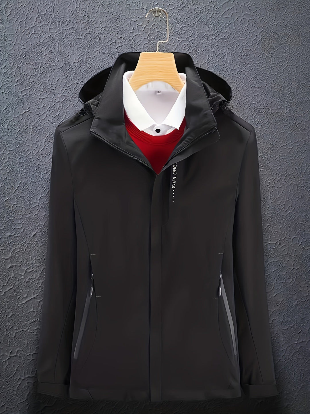 Robust og komfortabel vindafvisende softshell jakke til mænd. Velegnet til varierende vejr.