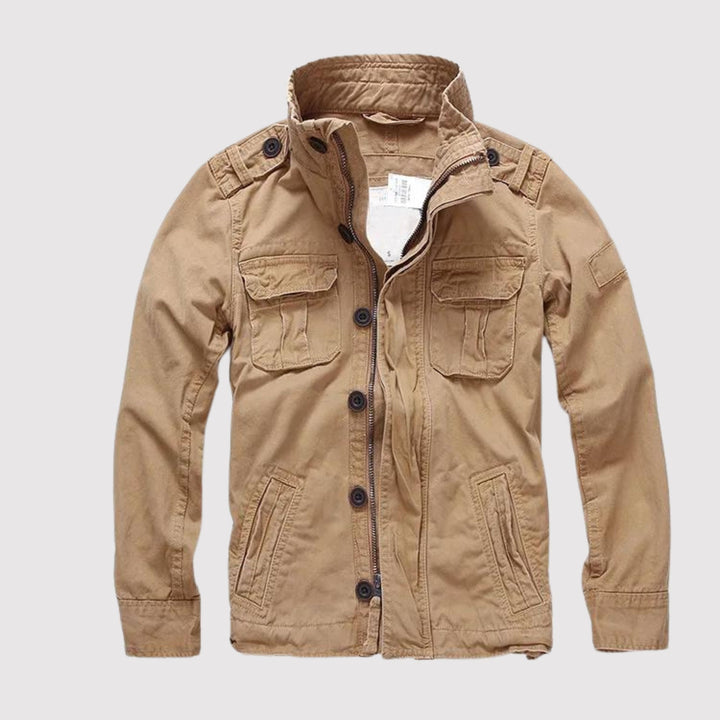 Brun Fabian retro denimjakke til mænd. Casual overtøj perfekt til hverdagsbrug og streetwear.