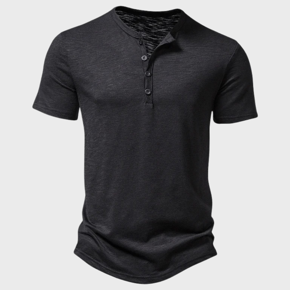 Komfortabel Henley t-shirt til mænd i blødt stof med stilrene knapper. Ideel til hverdagstøj.