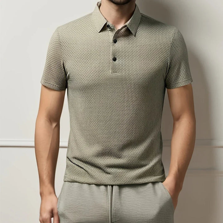 Mænds klassisk polo t-shirt til sommer. Kortærmet og komfortabel, perfekt til en elegant hverdagsstil.