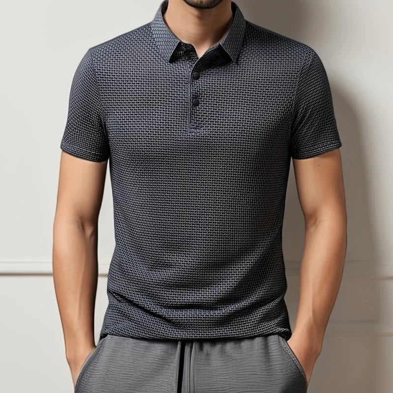 Klassisk herre polo t-shirt til sommer. En komfortabel og alsidig kortærmet top for mænds hverdagsbrug.