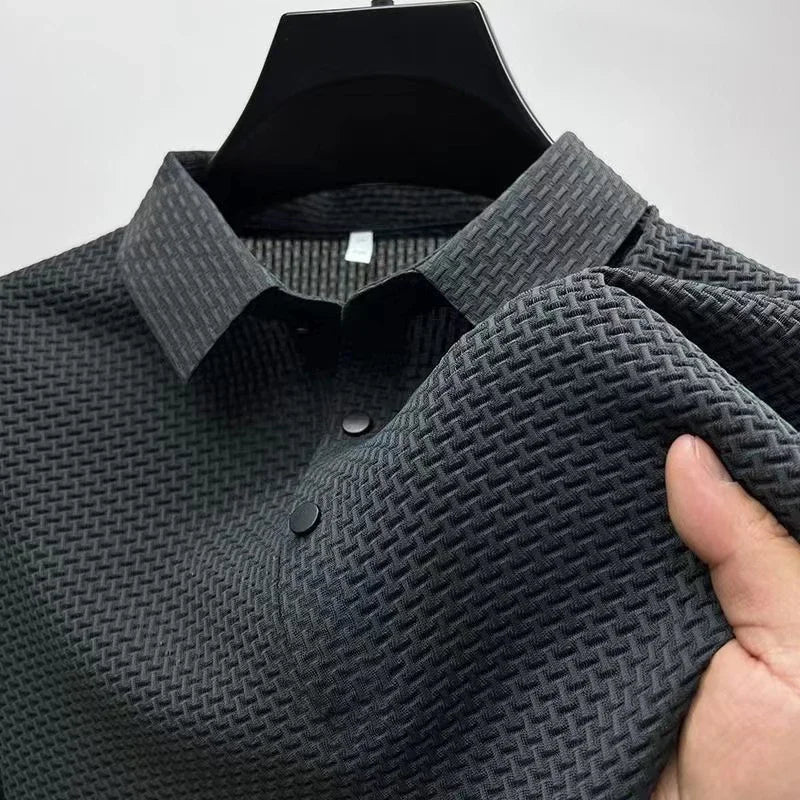 Hverdags elegance: Mænds kortærmede polo t-shirt. Komfortabel og stilfuld til sommerens afslappede dage.