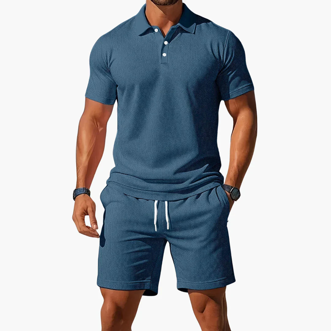 Komplet herre polo sæt med shorts til sommer; en komfortabel og moderne løsning til fritidsmode.