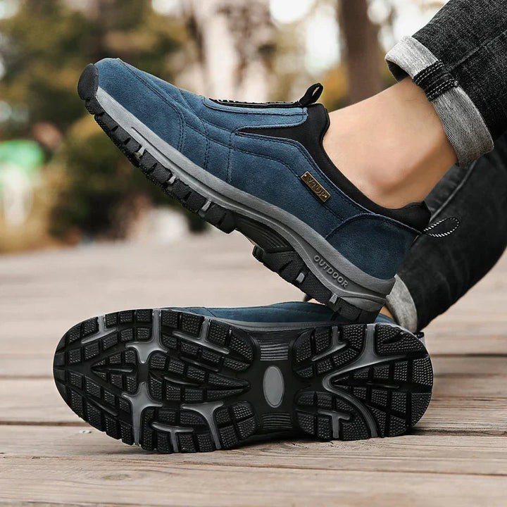 Mænds ortopædiske gåsko i blå. Aktive sneakers med komfort og støtte til en dynamisk hverdag.