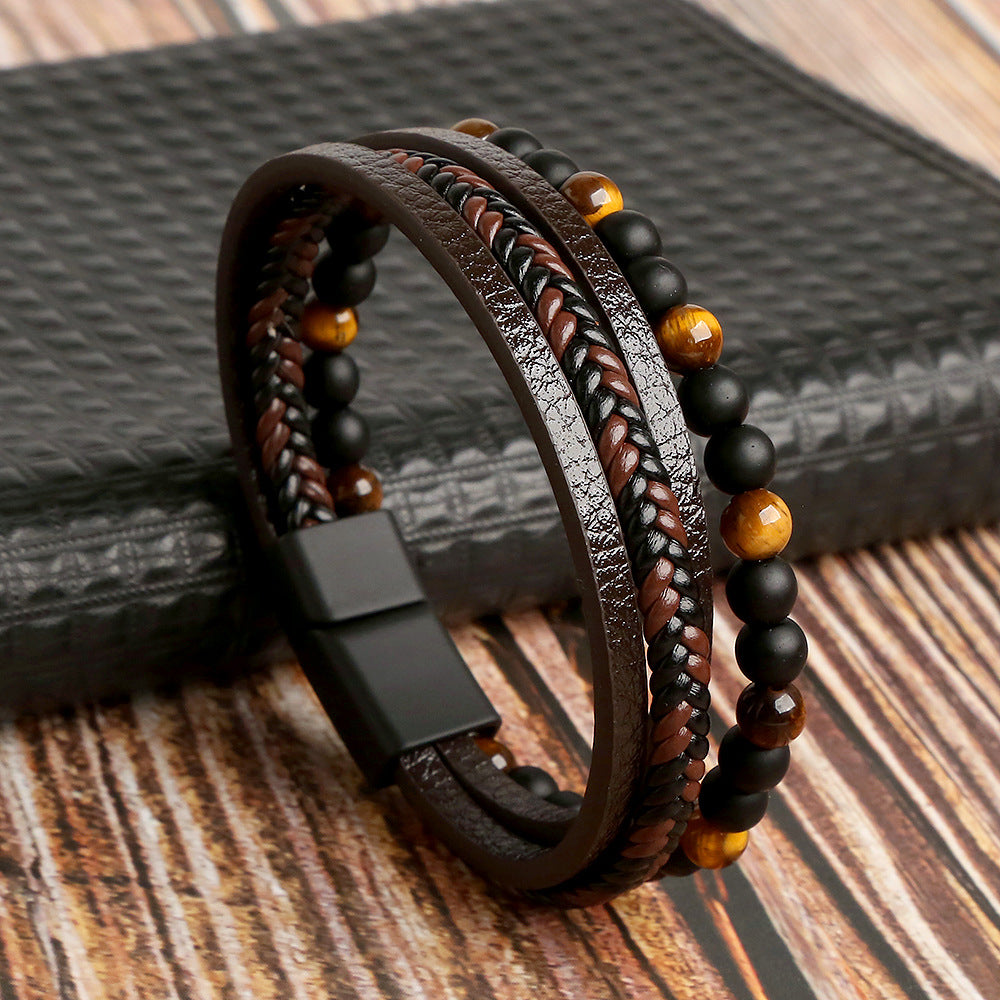 Mænds stilfulde armbåndssæt med perler og læder. Elegant design til moderne herre smykker og daglig brug.