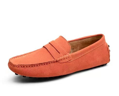 Klassiske herre loafers i brun ruskind, elegant komfort til den moderne mand.