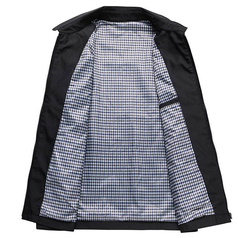 Komfortabel mænds letvægtsjakke med elegant stående krave. Ideel til casual og semi-formelt look.