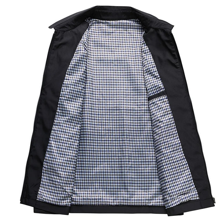 Komfortabel mænds letvægtsjakke med elegant stående krave. Ideel til casual og semi-formelt look.