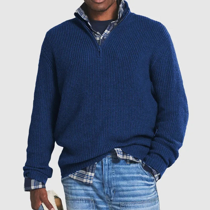 Varm og stilfuld herre-sweater med lynlås til AW sæsonen, perfekt til en moderne mands garderobe.