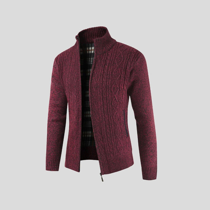 Nærbillede af teksturen på den varme herre cardigan, der viser dens komfortable og bløde kvalitet.