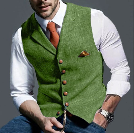 Elegant herrevest med reverskrave og slim fit, udstråler tidløs vintage mode.