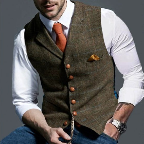 Klassisk slim fit herrevest med reverskrave, perfekt for en smart og elegant stil.