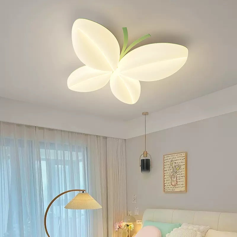 Magisk Starlit loftlampe til børneværelset, fantasifuldt design med blid LED-belysning i forskellige farver.