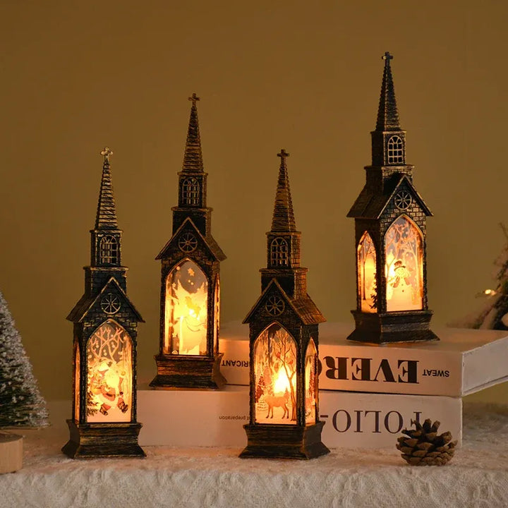 Elegant 20 cm messing julelanterne med LED lys. Perfekt til hyggelig juledekoration og festlig belysning.