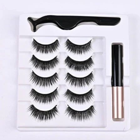 Magnetiske øjenvipper for ekstra volumen, naturligt look, nem at påføre uden lim, glamourøst udseende.