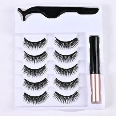 Magnetiske øjenvipper for ekstra volumen, naturligt look, nem at påføre uden lim, glamourøst udseende.