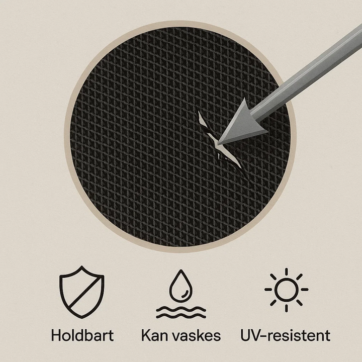 Person går ubesværet gennem et automatisk lukkende magnetisk myggenet ved en terrassedør.