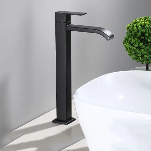 Matsort énhendels servantarmatur i moderne design, elegant finish, ideel til stilfulde badeværelser.