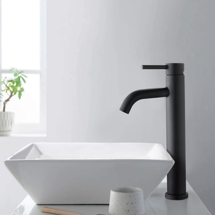 Matsort énhendels servantarmatur i moderne design, elegant finish, ideel til stilfulde badeværelser.